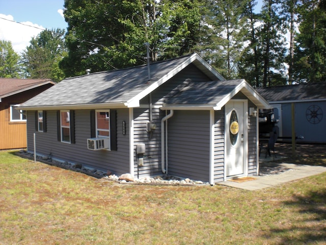1604 E Houghton Lake Dr, Houghton Lake, MI 48629 - photo 1