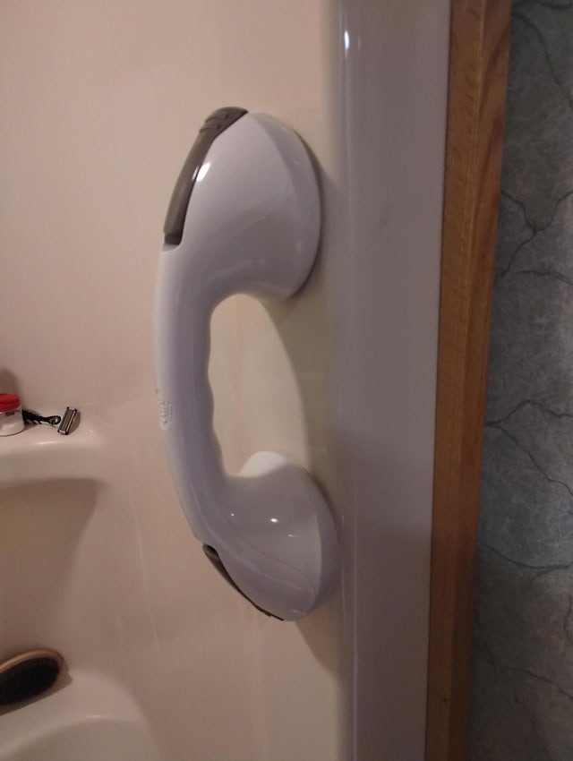 19241 Pine Tree Ct, Hillman, MI 49746 - bathroom view