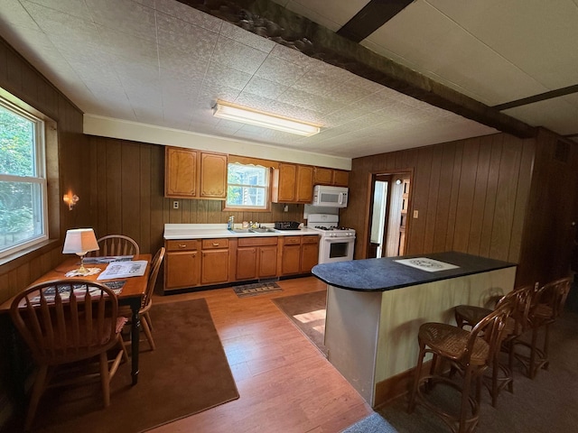 219 Russell Ave, Houghton Lake, MI 48629 - photo 9