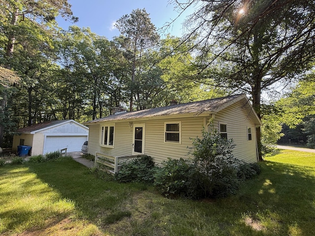 219 Russell Ave, Houghton Lake, MI 48629 - photo 1
