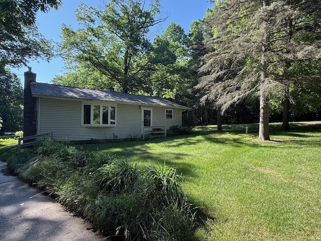 219 Russell Ave, Houghton Lake, MI 48629 - photo 2