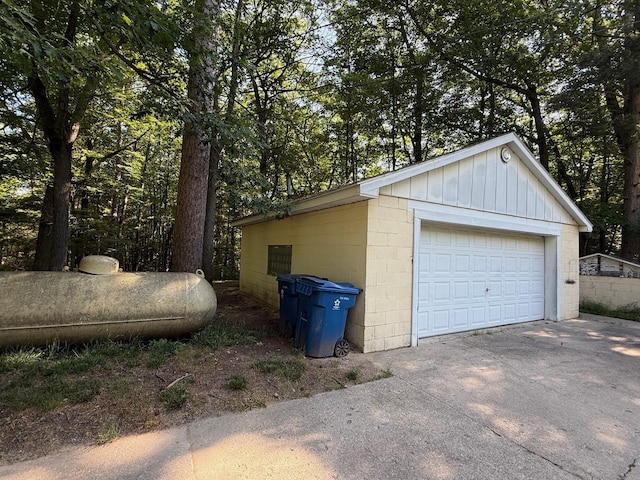219 Russell Ave, Houghton Lake, MI 48629 - photo 4