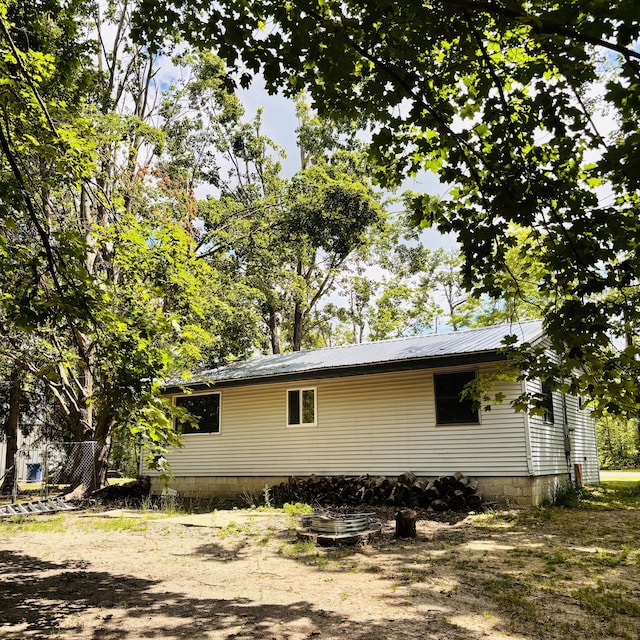 10279 N Sherman Rd, Frederic, MI 49733 - view of side of home