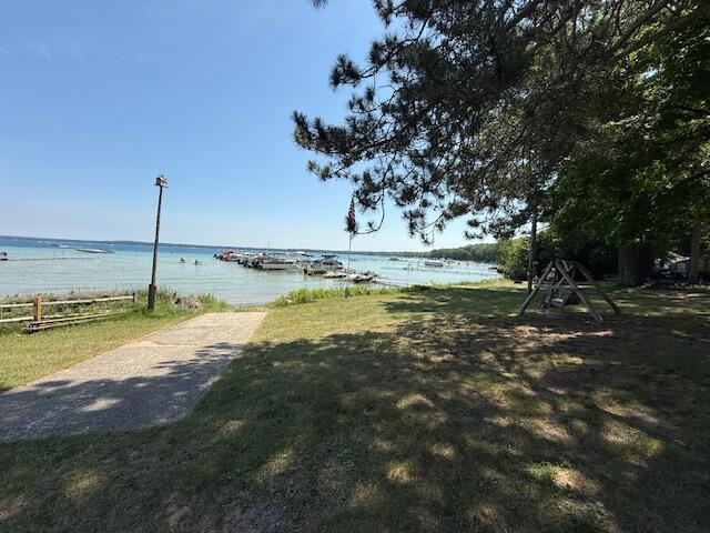 119 Ethel Dr, Roscommon, MI 48653 - water view