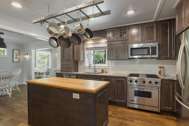 540 W Summit St, Harbor Springs, MI 49740 - photo 14