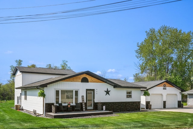809 Iroquois Ave, Prudenville, MI 48651 - photo 1