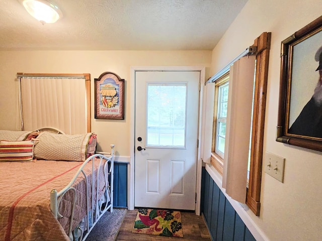 6416 Jimary Ln, Gladwin, MI 48624 - bedroom featuring a textured ceiling