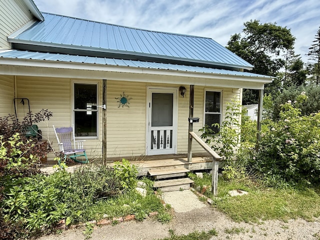 300 Cass St, Cheboygan, MI 49721 - photo 1