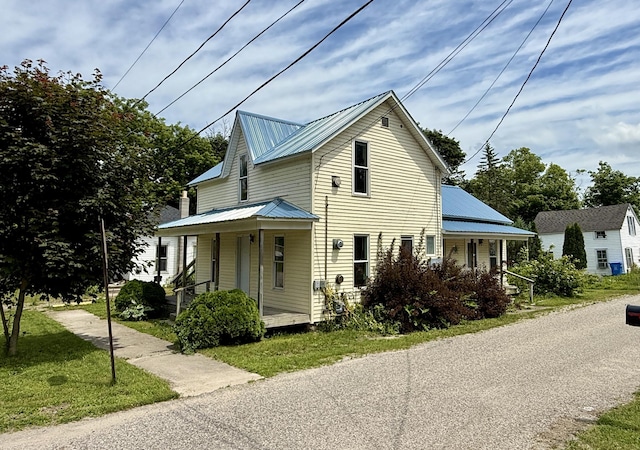 300 Cass St, Cheboygan, MI 49721 - photo 4