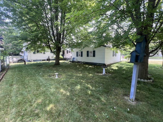1003 Ada St, Owosso, MI 48867 - view of yard