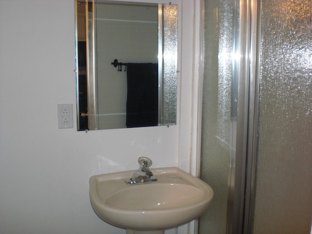 557 Davis St, Lake, MI 48632 - bathroom featuring a sink