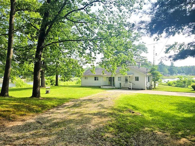 600 Bushong Beach Dr, Gladwin, MI 48624 - photo 1