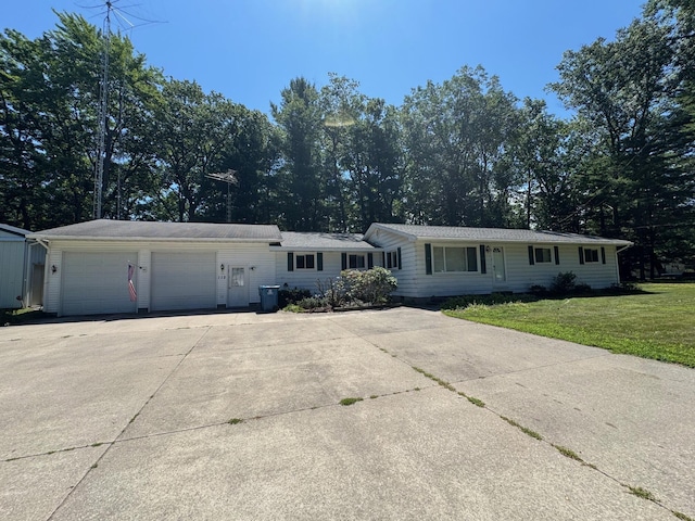112 Vienna St, Houghton Lake, MI 48629 - photo 1