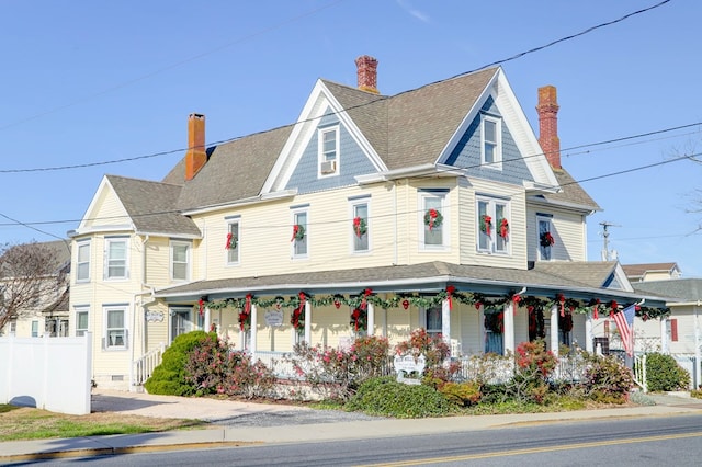 view of front of home featuring covered porch