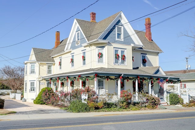 view of front facade featuring a porch