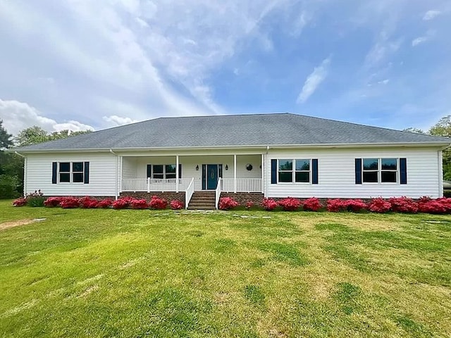 single story home featuring a porch and a front lawn