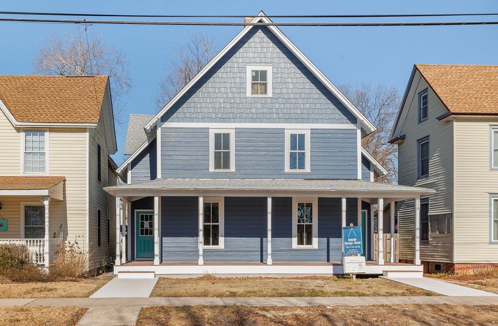 view of front of property with covered porch