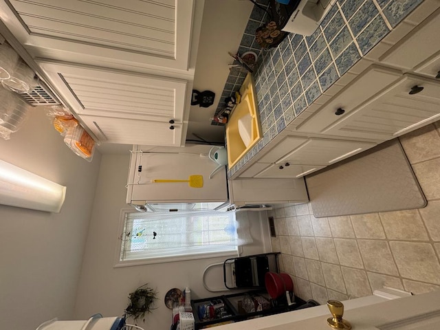 20444 Baldpate Ln, Onancock, VA 23417 - kitchen with backsplash