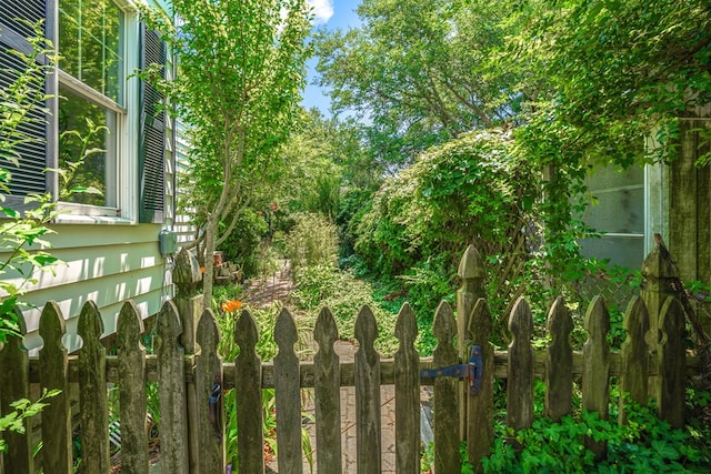 4282 Main St, Chincoteague, VA 23336 - view of yard