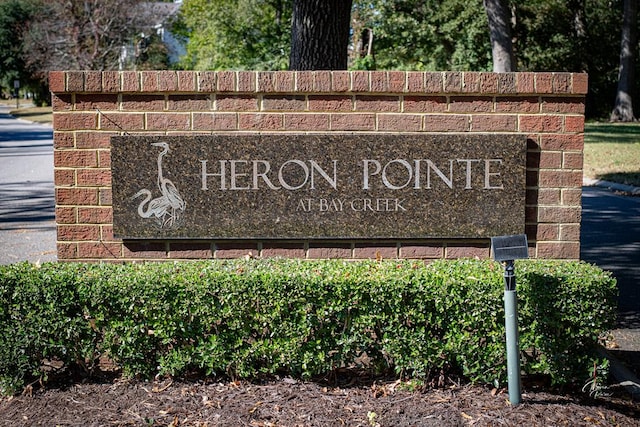 view of community / neighborhood sign