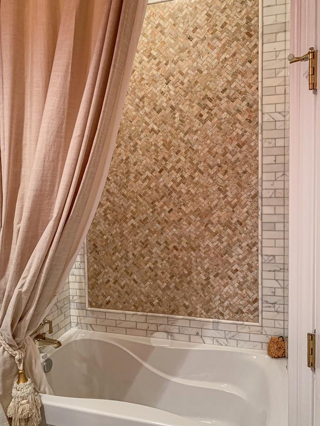 bathroom featuring a bathing tub