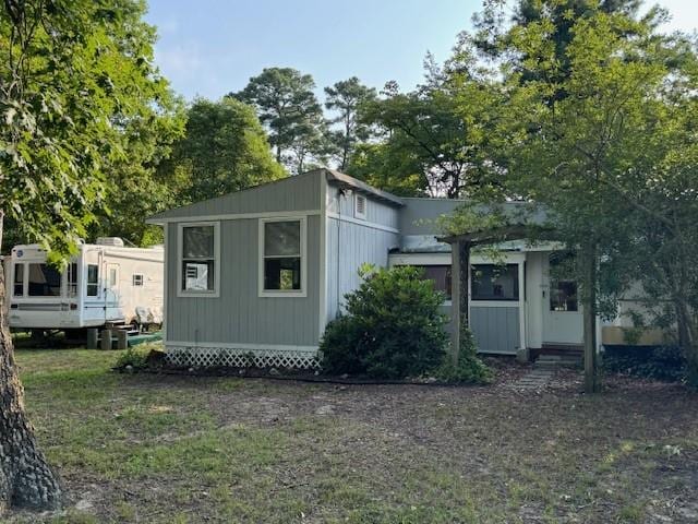 5196 Blue Heron Dr, Horntown, VA 23395 - view of side of home
