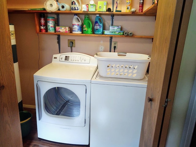 30007 Kilmon Ln, Hacksneck, VA 23358 - laundry area with separate washer and dryer