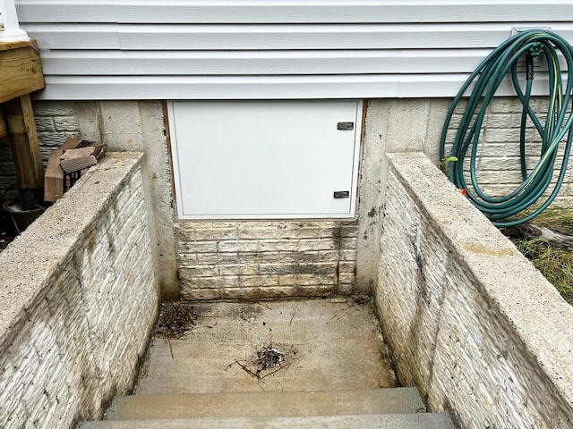 view of entry to storm shelter