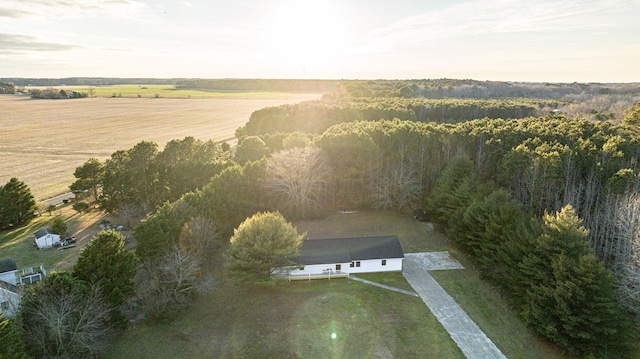 birds eye view of property featuring a rural view