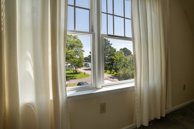 21382 Southside Rd, Onancock, VA 23417 - detailed view of baseboards
