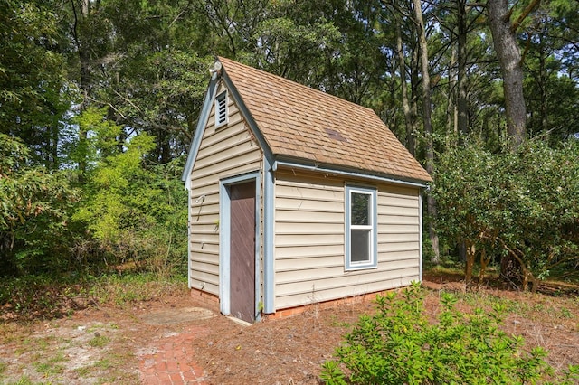 view of outbuilding