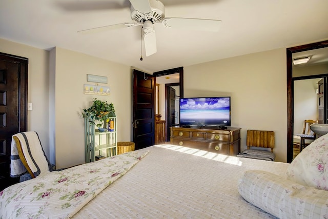 bedroom with ceiling fan