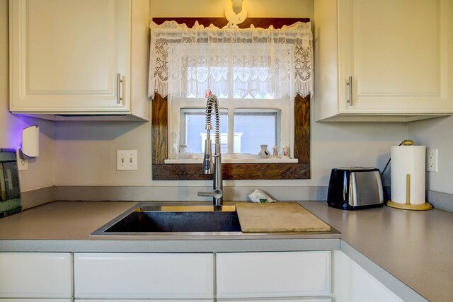 kitchen featuring sink