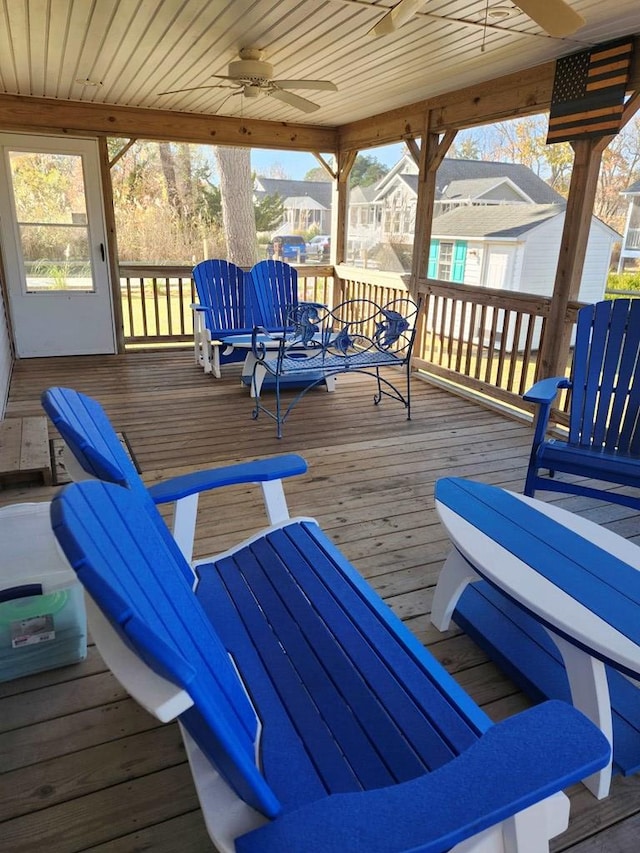 deck with ceiling fan