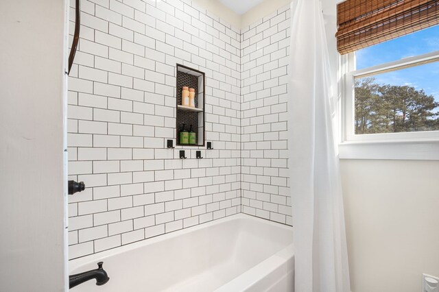 full bath with shower / bath combo