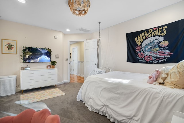 bedroom featuring visible vents, recessed lighting, and baseboards