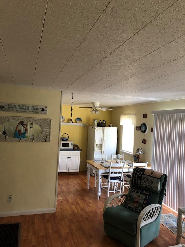 2561 Captains Corridor, Greenbackville, VA 23356 - living area with wood finished floors and ceiling fan