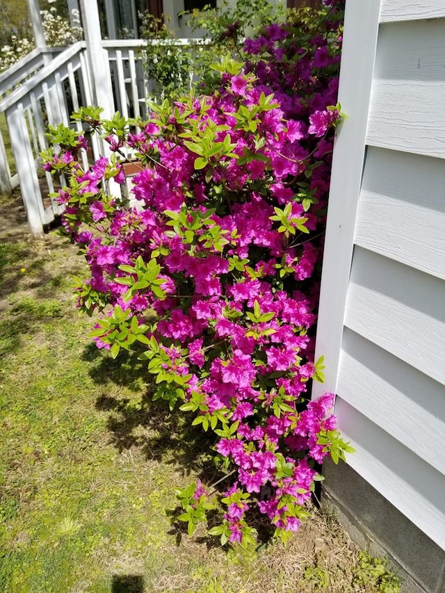 view of exterior details