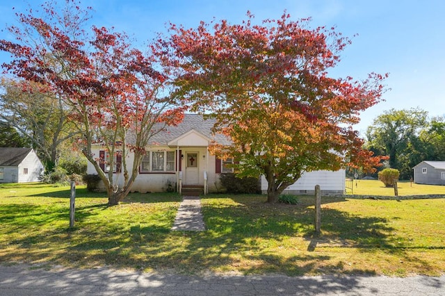 view of front of house with a front yard