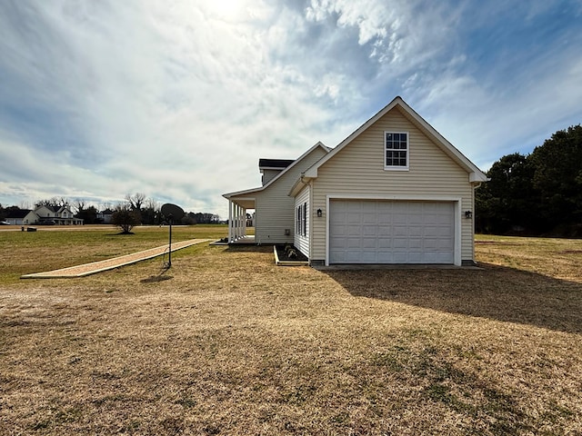 view of front of house with a front lawn and driveway