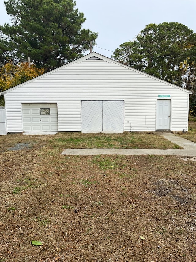 view of outdoor structure with a garage