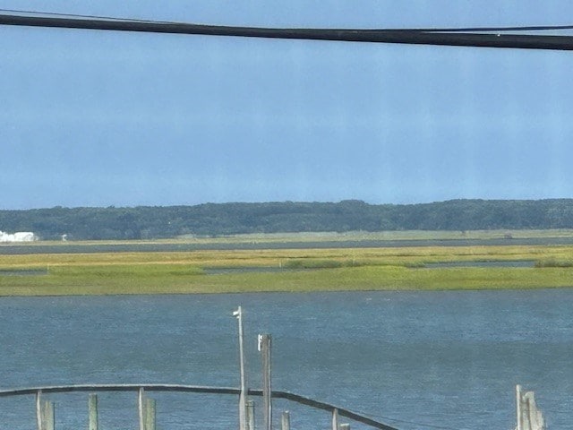 water view featuring a rural view