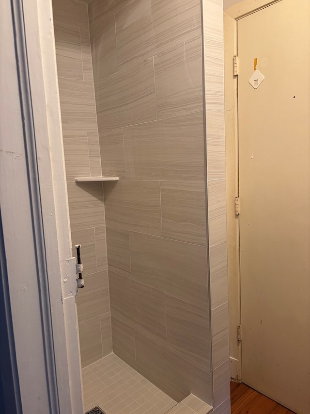 10117 Pine Ave, Nassawadox, VA 23413 - full bathroom featuring a stall shower