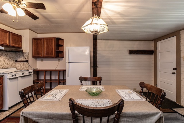 24103 Adelaide St, Parksley, VA 23421 - dining area with a ceiling fan