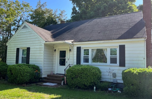 view of front of house with a front yard