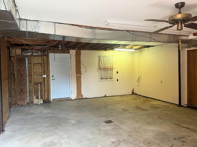 3481 Main St, Chincoteague, VA 23336 - garage with a ceiling fan