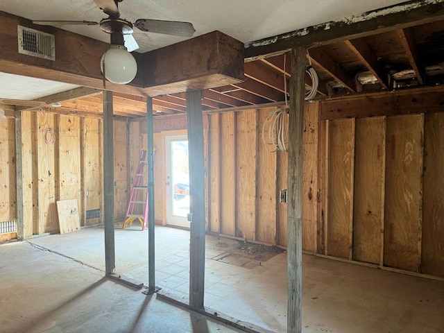 miscellaneous room with ceiling fan