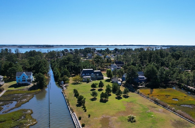 bird's eye view featuring a water view