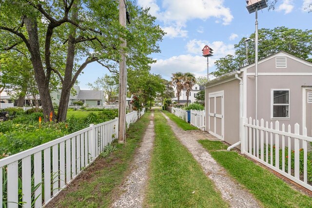 306 Bay Ave, Cape Charles, VA 23310 - view of road