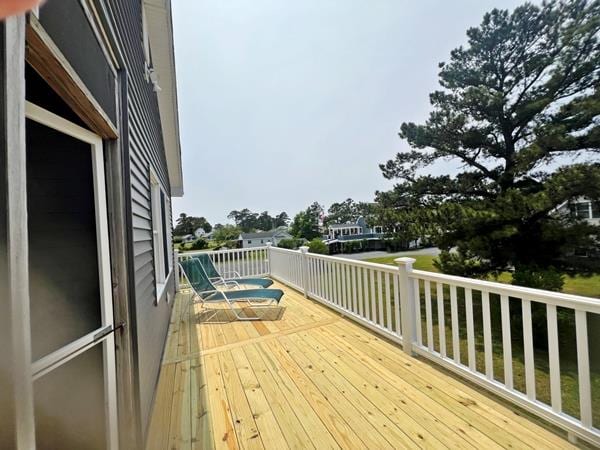 5061 Bay Colony Ln, Chincoteague, VA 23336 - view of wooden deck
